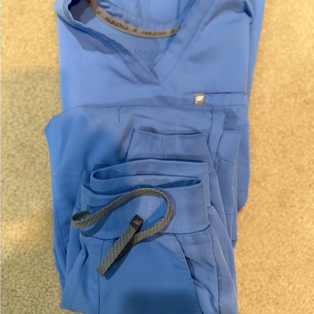 Fabletics Scrubs Set light  Blue Womens Small top 
XXS / Small Jogger